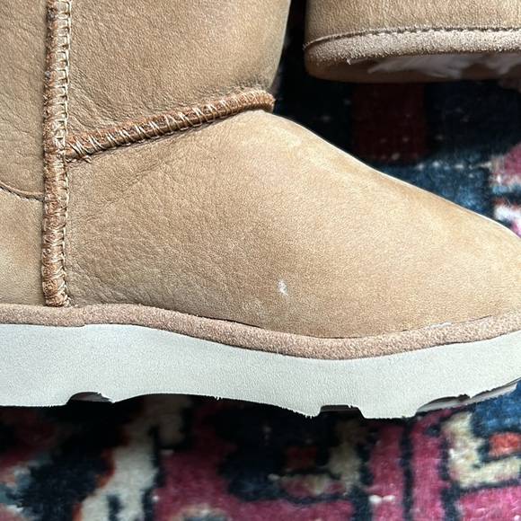 UGG toddler classic weather short 7T - Picture 2 of 8